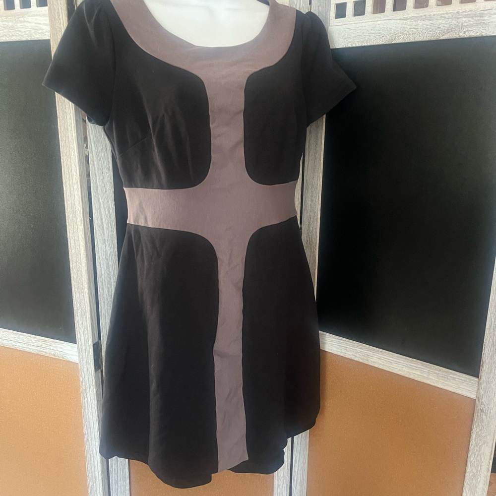 Boden Black and Brown Sheath Dress Scoop Neck Short Sleeve
